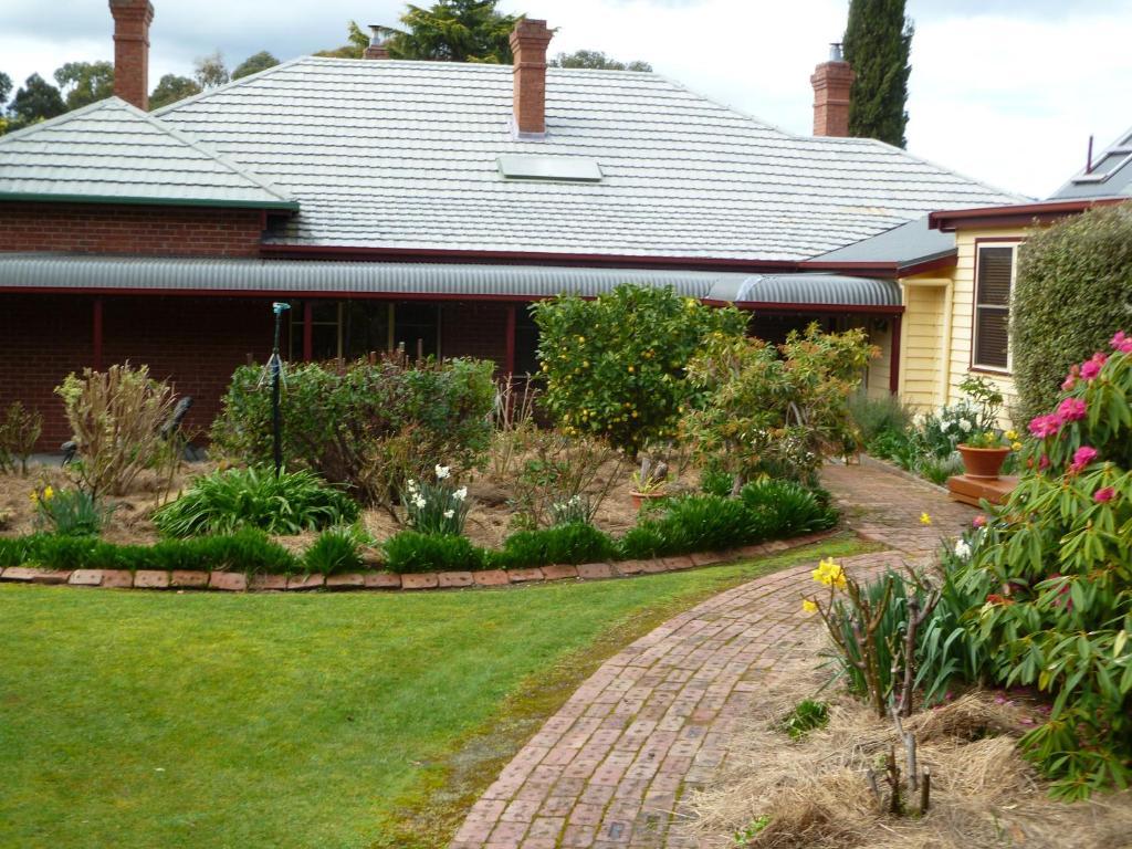 Donalea Bed And Breakfast & Riverview Apartment Castle Forbes Bay Exterior photo