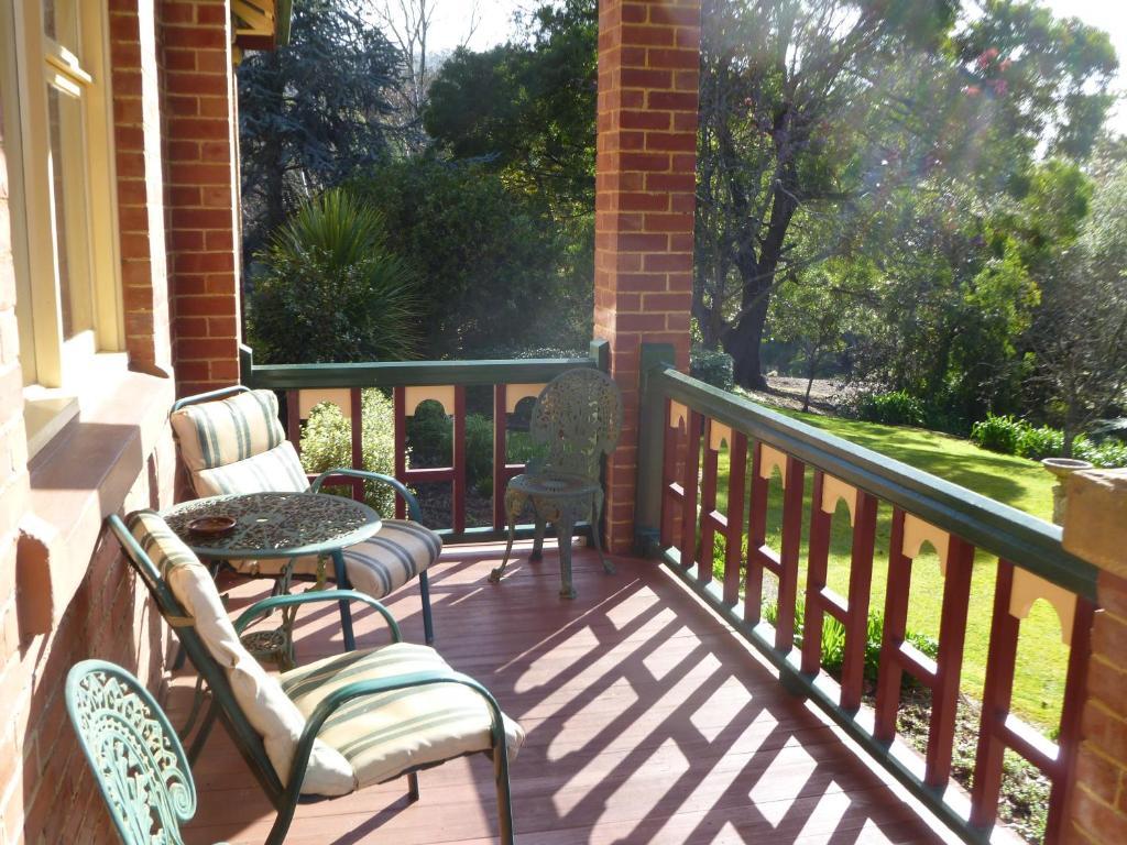 Donalea Bed And Breakfast & Riverview Apartment Castle Forbes Bay Exterior photo