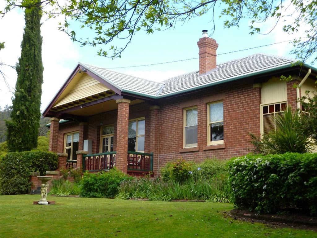 Donalea Bed And Breakfast & Riverview Apartment Castle Forbes Bay Exterior photo