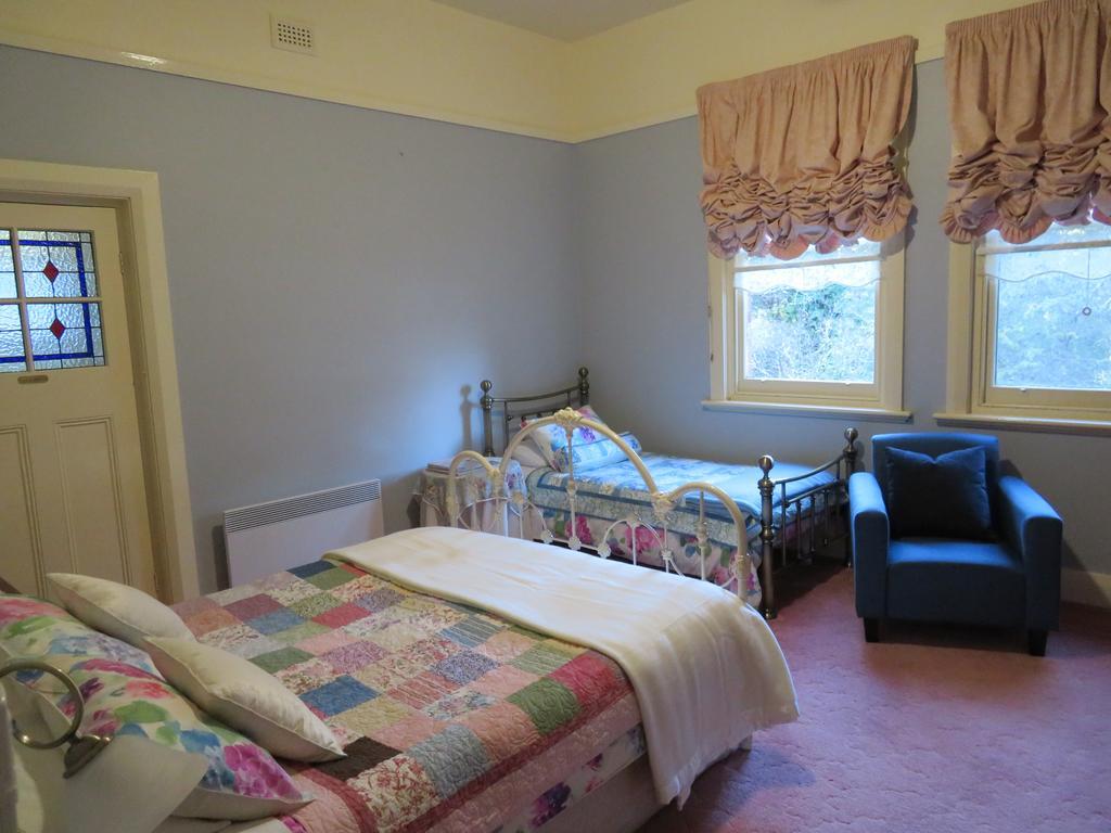 Donalea Bed And Breakfast & Riverview Apartment Castle Forbes Bay Exterior photo
