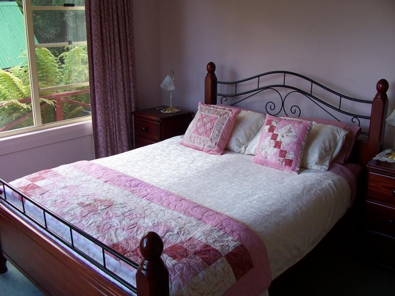Donalea Bed And Breakfast & Riverview Apartment Castle Forbes Bay Exterior photo
