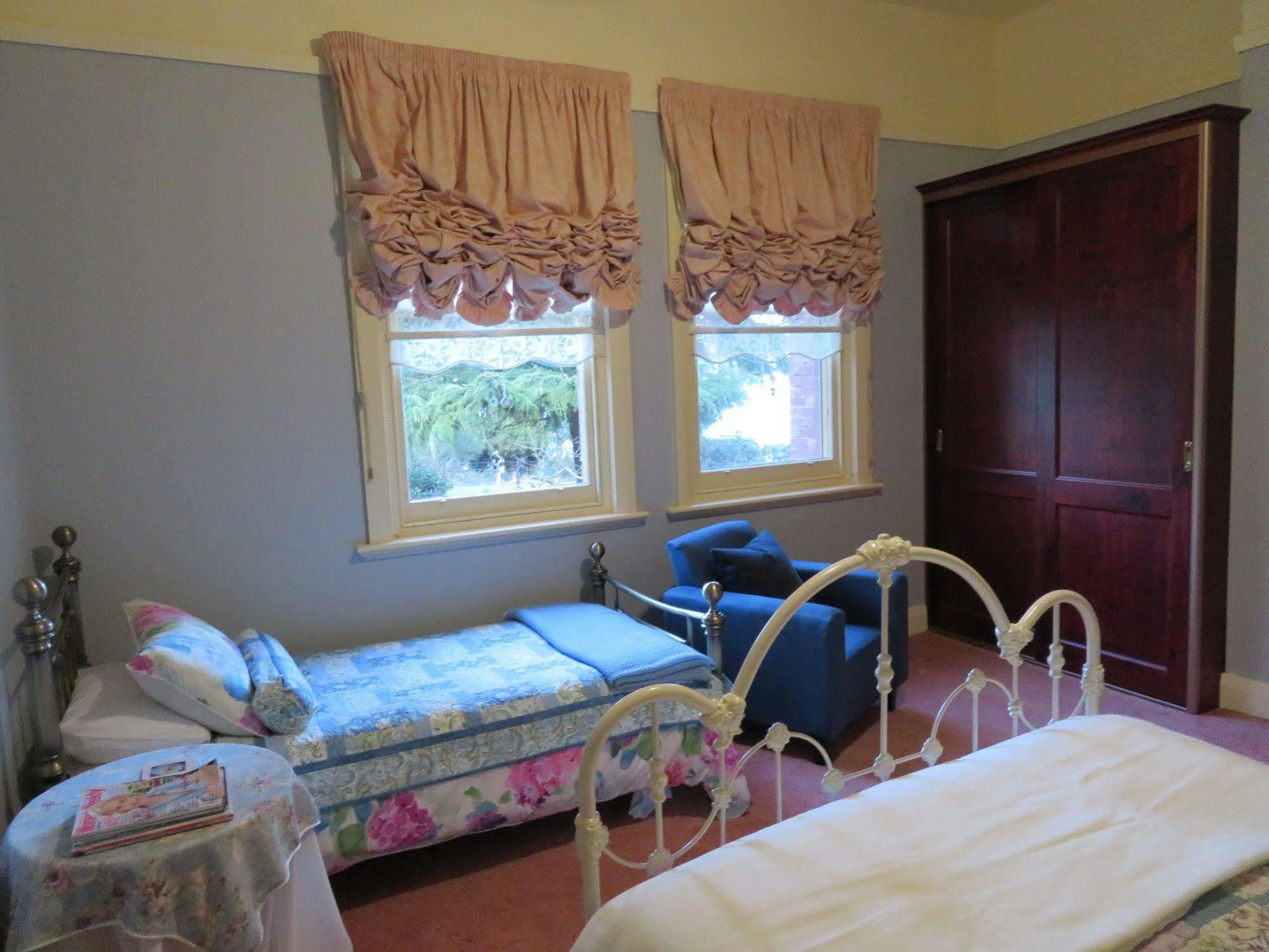 Donalea Bed And Breakfast & Riverview Apartment Castle Forbes Bay Exterior photo