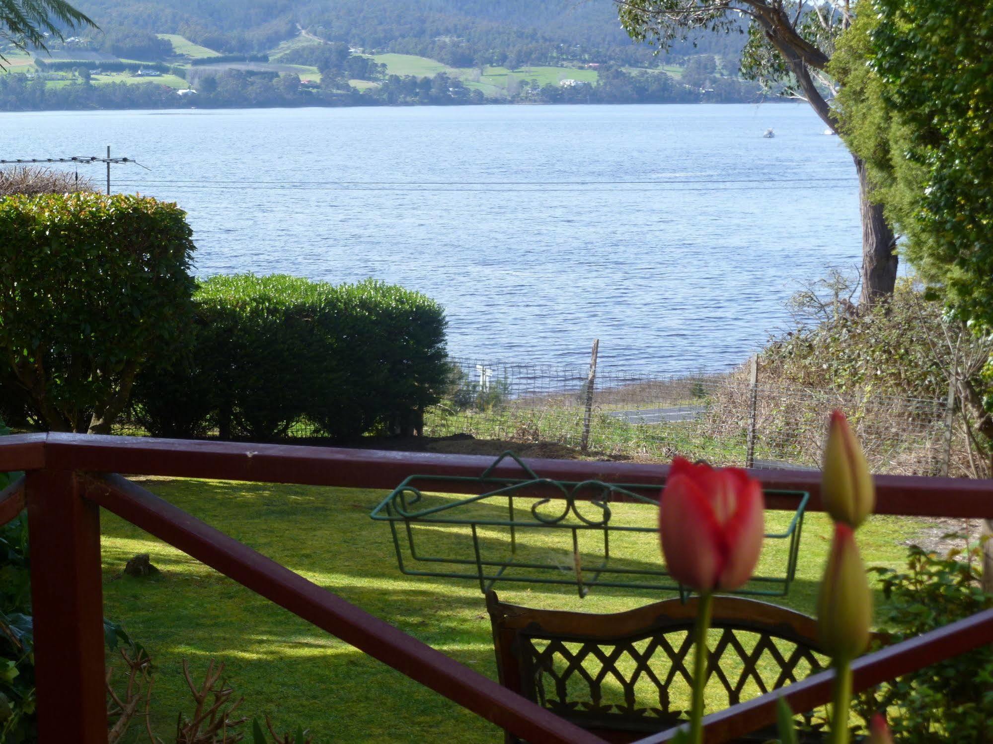 Donalea Bed And Breakfast & Riverview Apartment Castle Forbes Bay Exterior photo